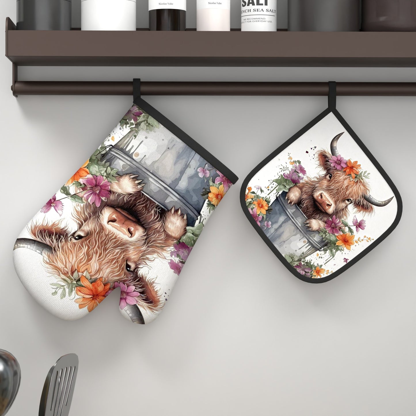 2-Piece Highland Cow Floral Oven Mitt & Pot Holder Set – Heat Resistant, Non-Slip, (10.6x6.7")